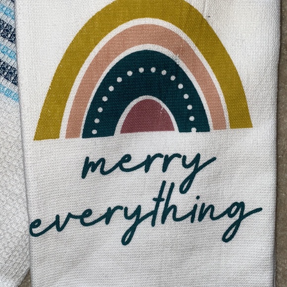 NEW 3 pc kitchen towel set w/tassels merry everything - Picture 2 of 12